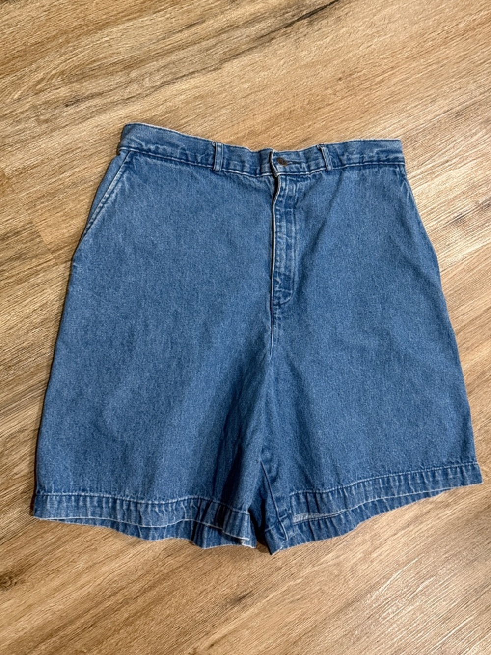 Vintage Westbound High Rise Denim Shorts in Light Medium Blue Wash